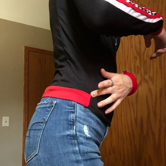 funky long sleeve - Picture 3 of 3